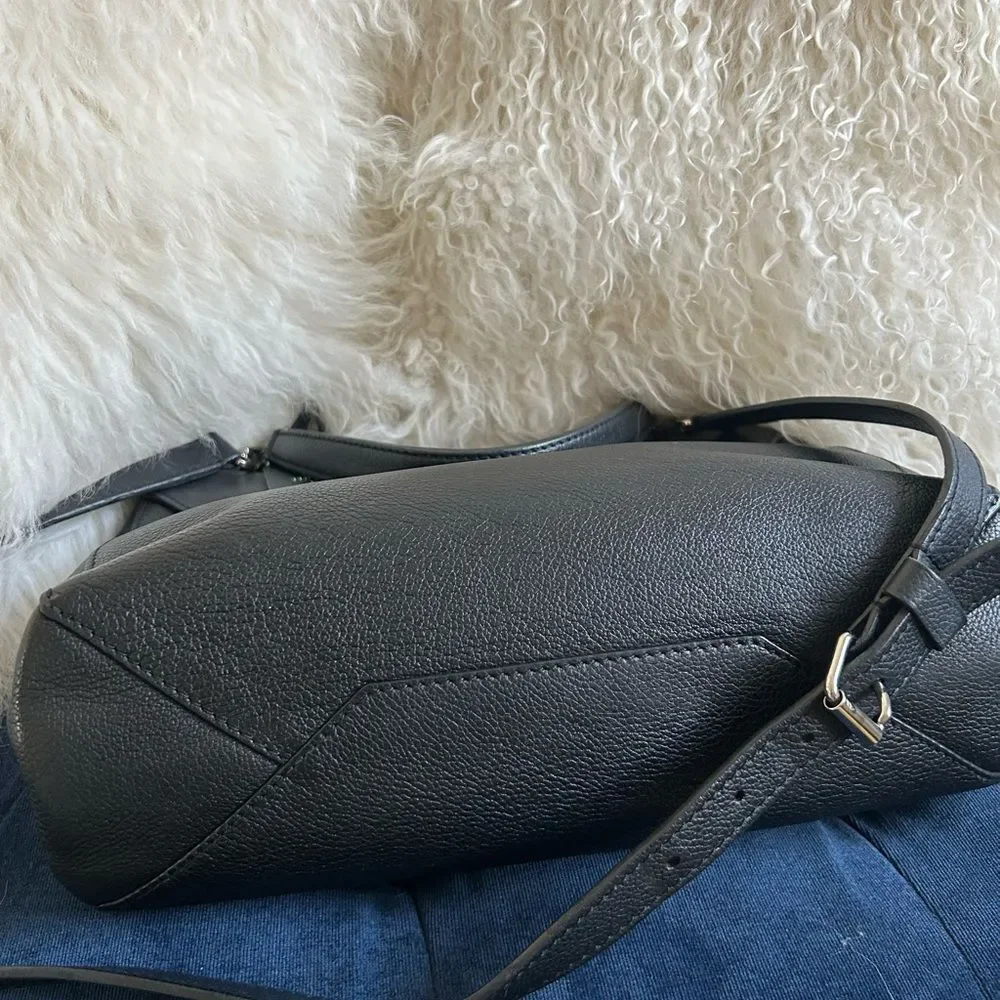 Louis Vuitton Taurillon Leather Lockme